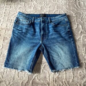 No Boundaries Denim Shorts Women's Size 32 Blue Frayed Hem Casual Summer